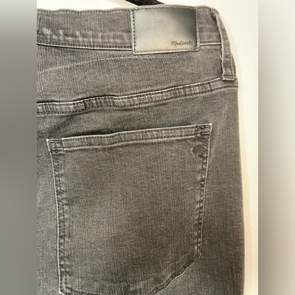 Madewell 10" High-Rise Skinny Jeans in Berkeley Black: Button-Through Edition - Picture 8 of 10